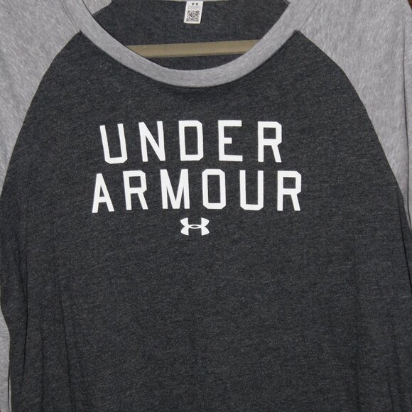 Under Armour Three Quarter Sleeve Charcoal and Heather Gray Baseball Tee - Picture 2 of 4